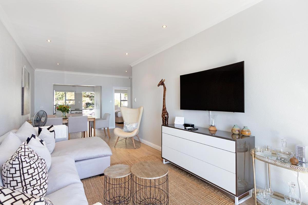 Stunning Sea View Apartment - Camps Bay Ciudad del Cabo Exterior foto